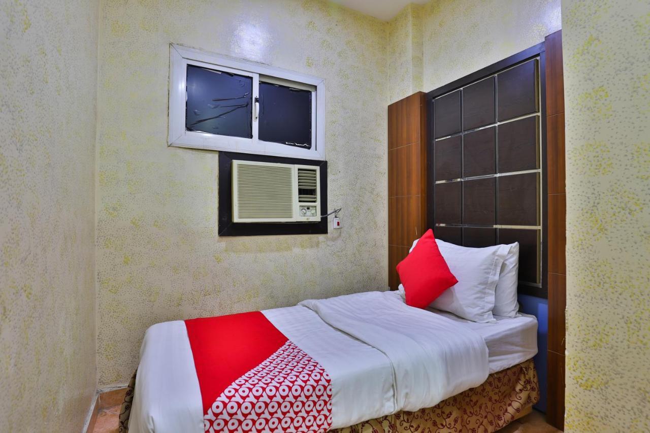 Oyo 396 Alam Al Sala Al Kobra Towers Hotel Jeddah Exterior photo