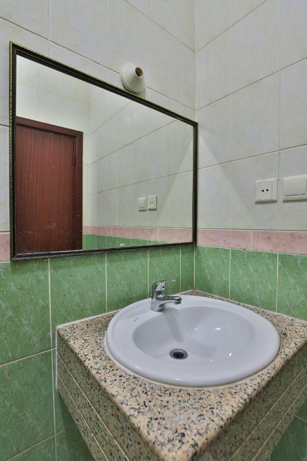 Oyo 396 Alam Al Sala Al Kobra Towers Hotel Jeddah Exterior photo